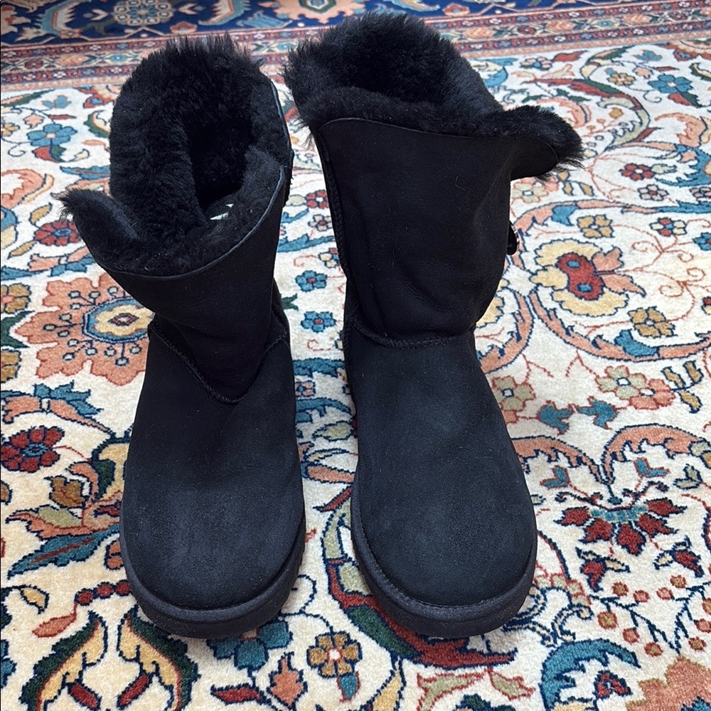 UGG Black Winter Boots with Plush Lining, women new.
